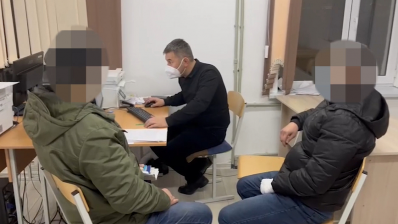 Tártipsizdikter kezinde janǵysh qospasy bar bótelke taratqan adam ustaldy