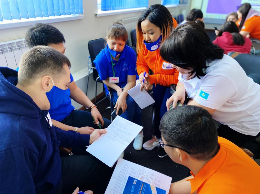 Eńbekshi jastarǵa úndeý jarııalady