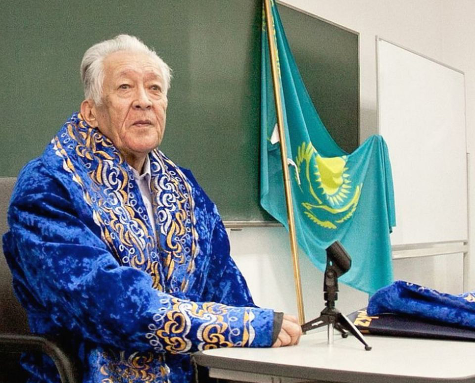 Kók Tý qalaı dúnıege keldi?