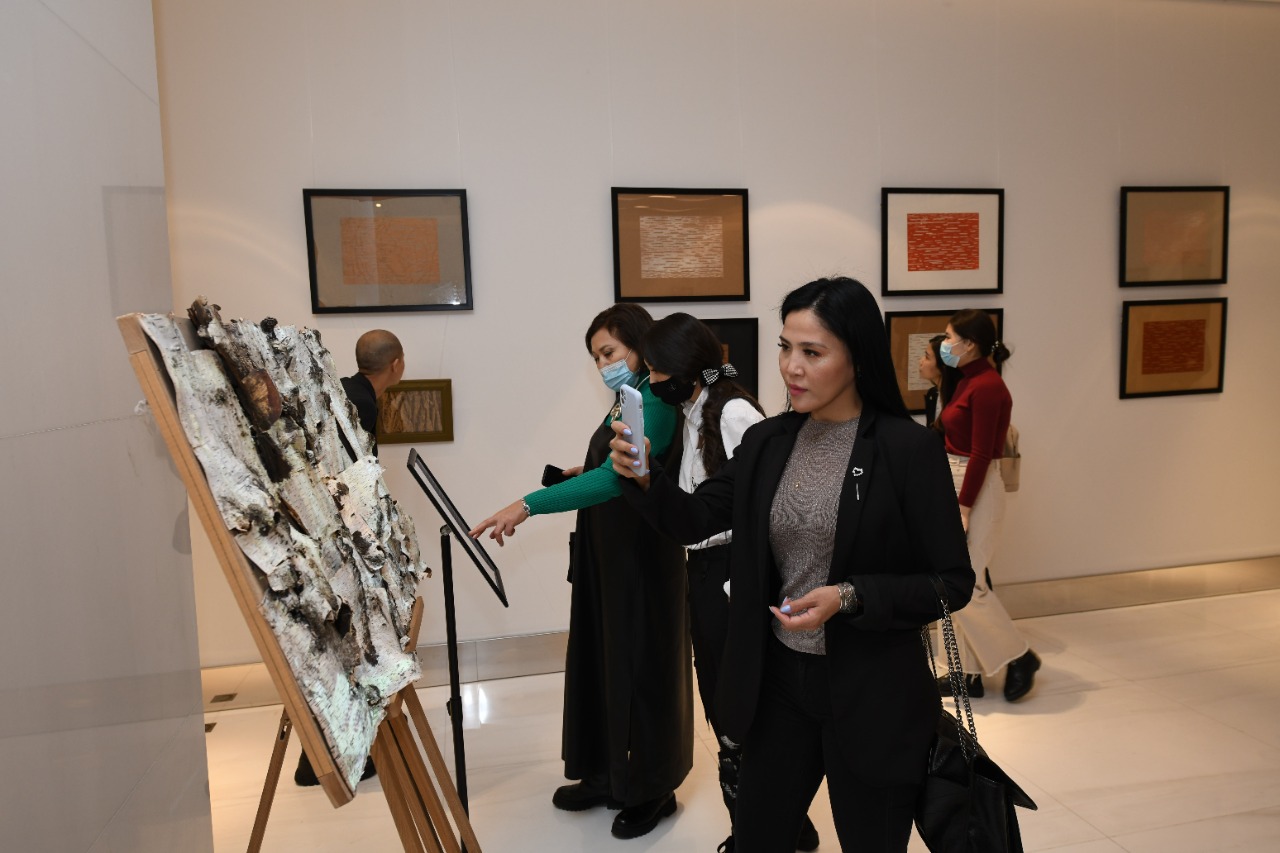 Álem kóshirmesin beınelegen...