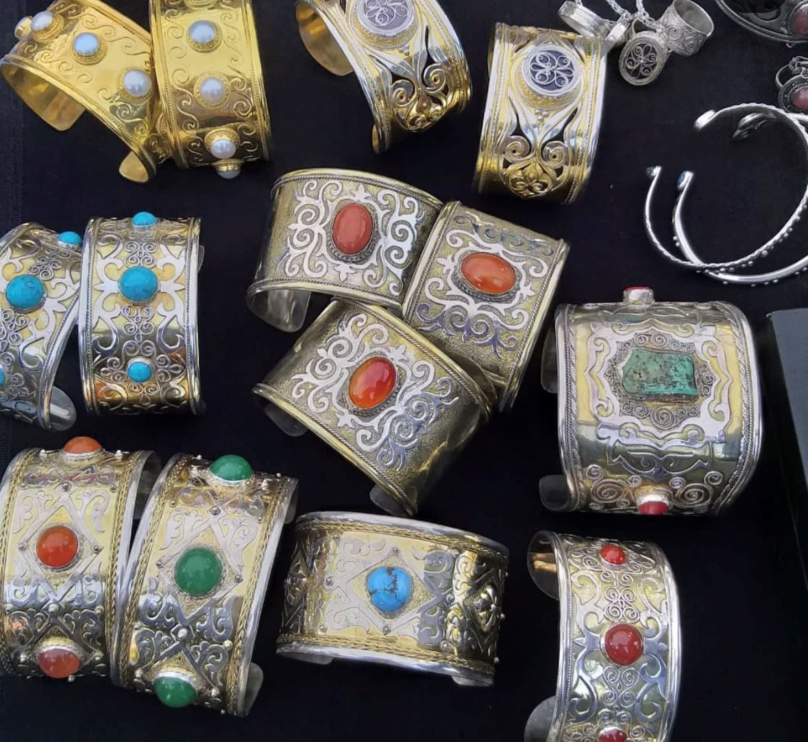 Jibek jolyndaǵy jaquttar