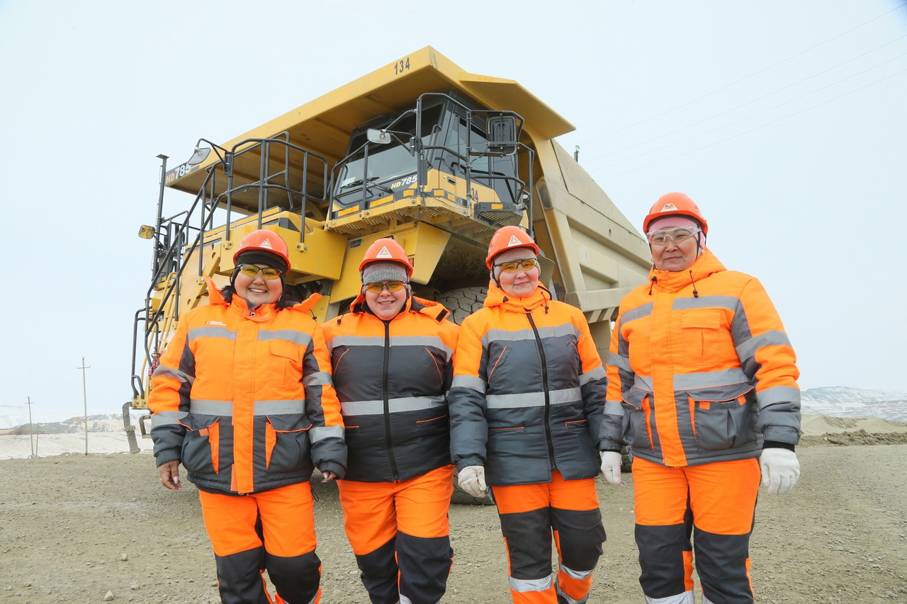 Taý qozǵaltqan arýlar