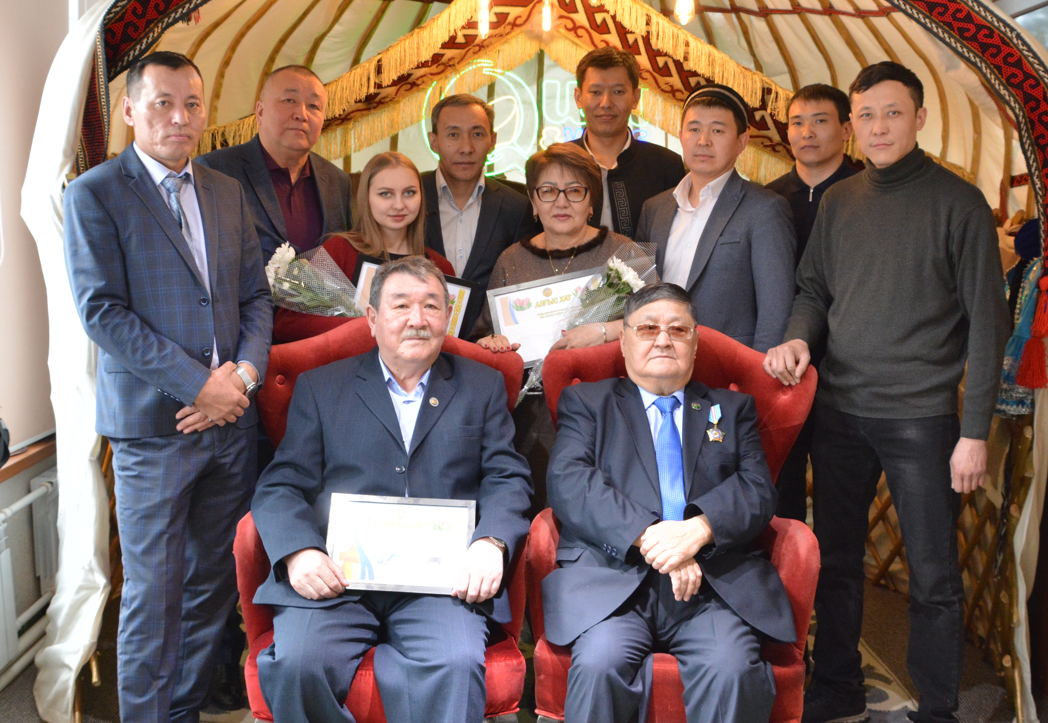 Áz-Naýryz qarsańynda jýrnalıster marapattaldy