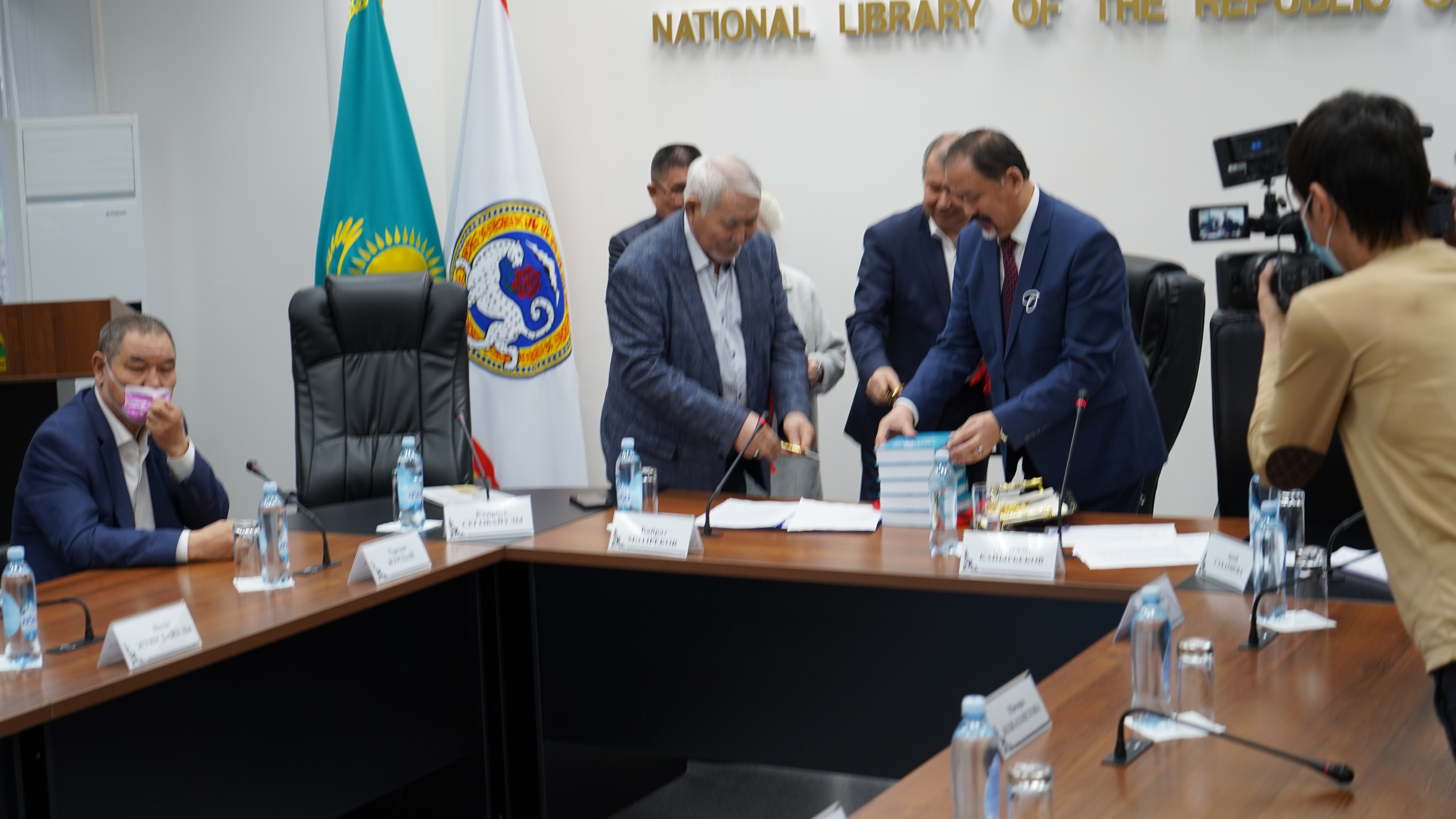 Júz jasaǵan «Jas Alash»