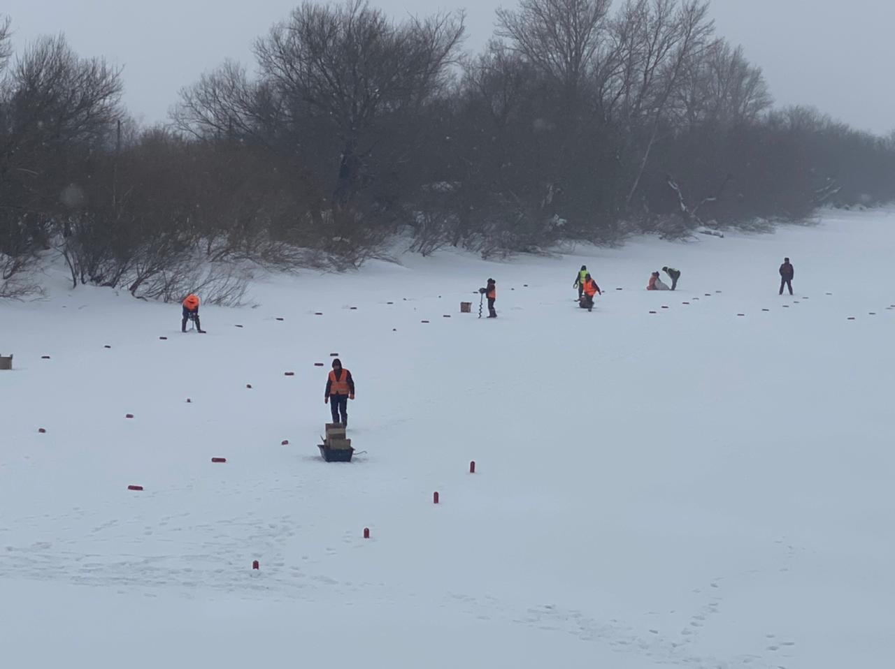 Muz jarý jumystary bastaldy
