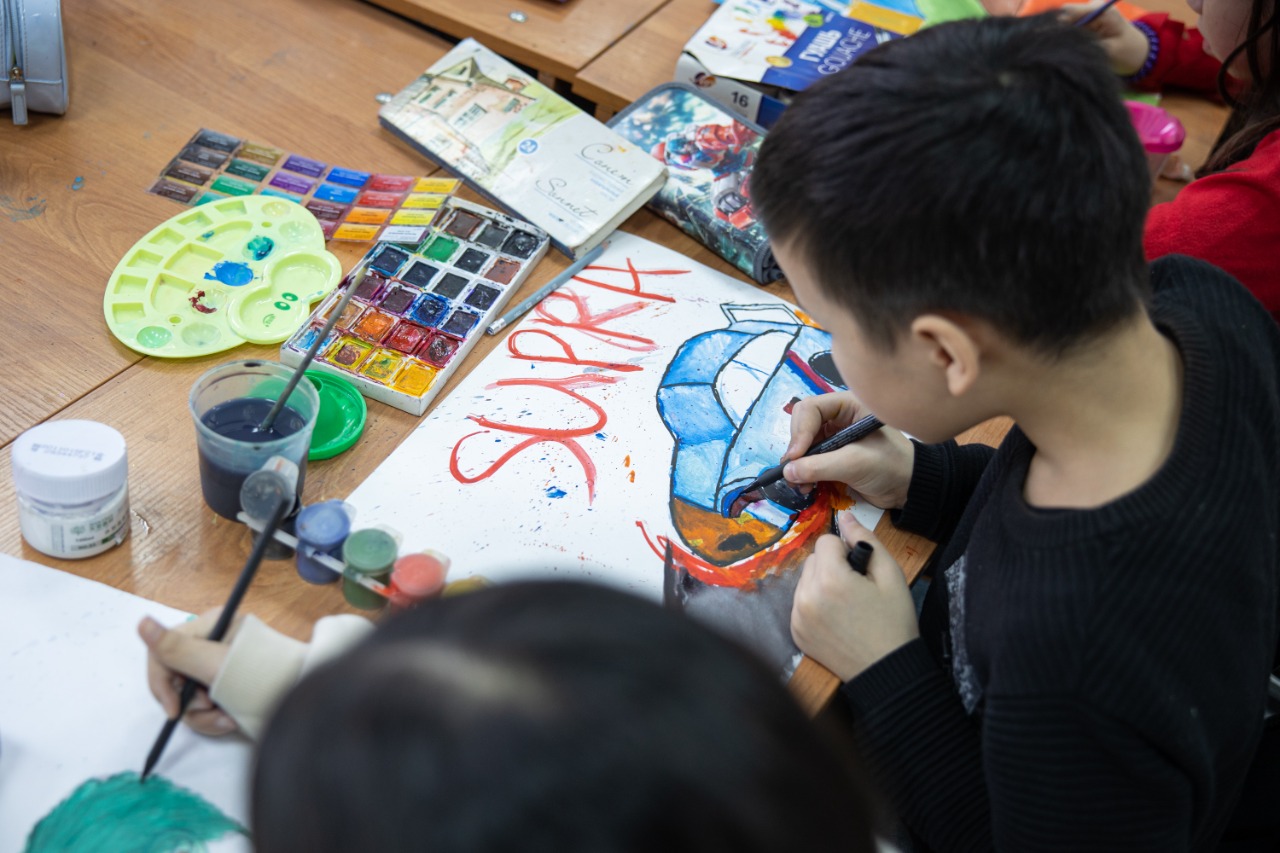 Erekshe balalarǵa – tegin úıirmeler