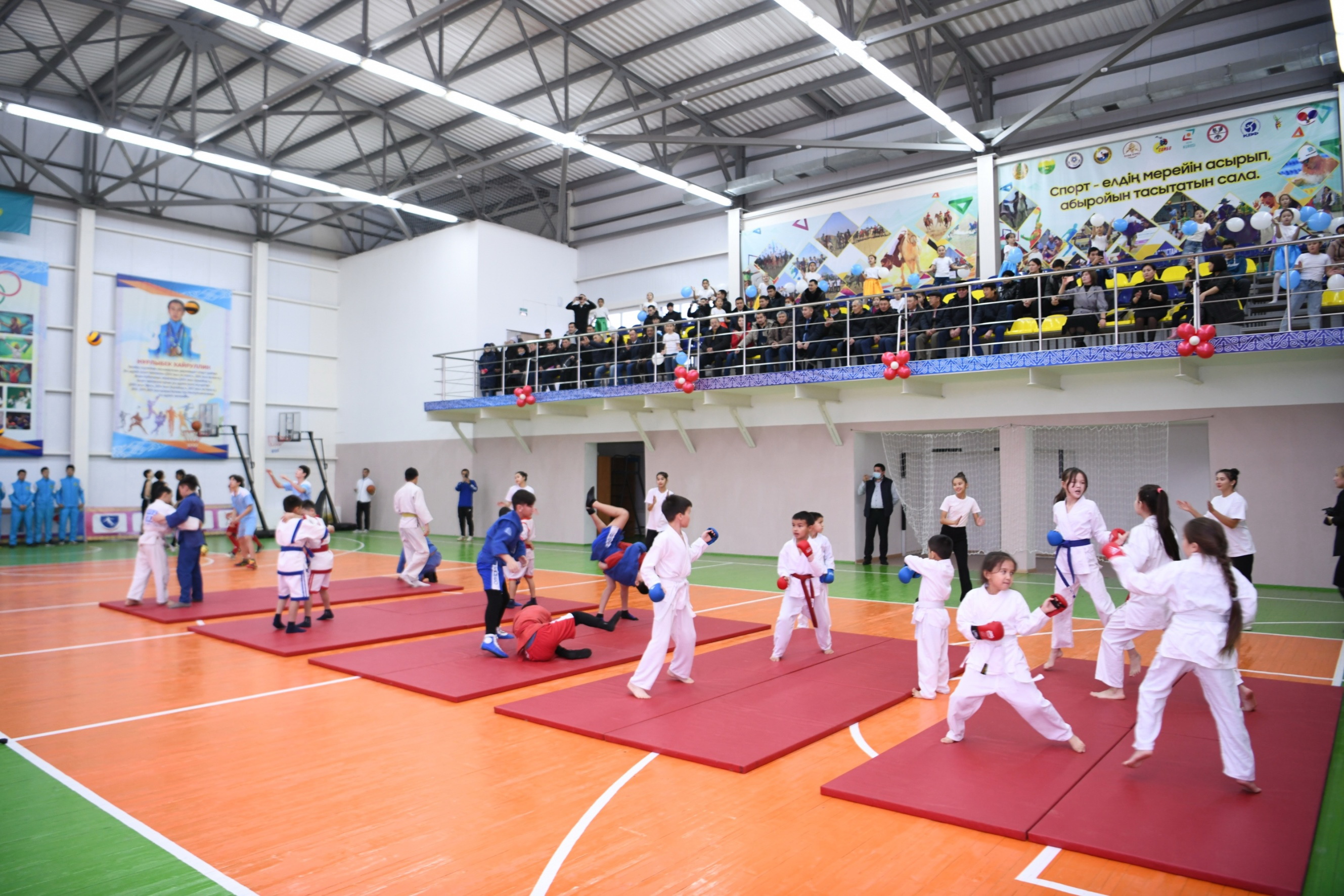 Qarashyǵanaq: Áriptestik pen damý –  basty basymdyq