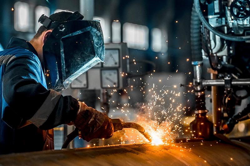 О́ńdeý ónerkásibine mán beriledi