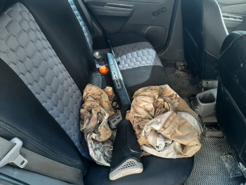 Atyraýda mas júrgizýshiniń kóliginen vıntovka tabyldy