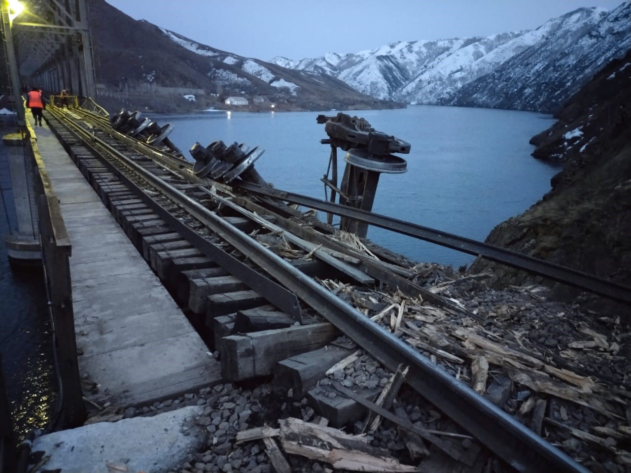 О́zenge túsken qaldyqtar qashanda qaýipti