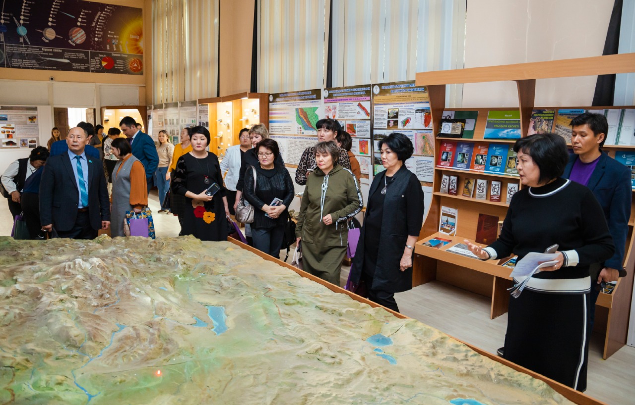 Ýnıversıtettiń jelilik ınjenerlik mektebi