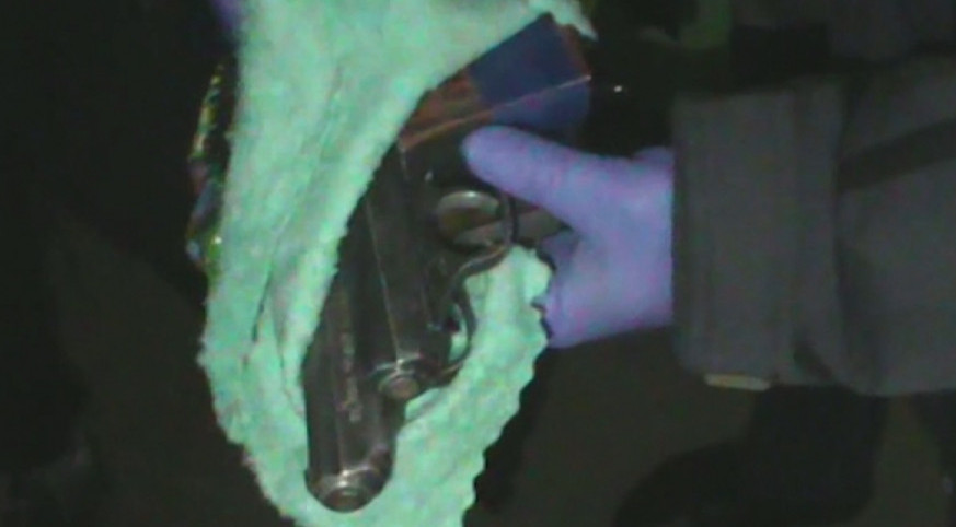 SQO-da esirtki satýshy qarýmen ustaldy