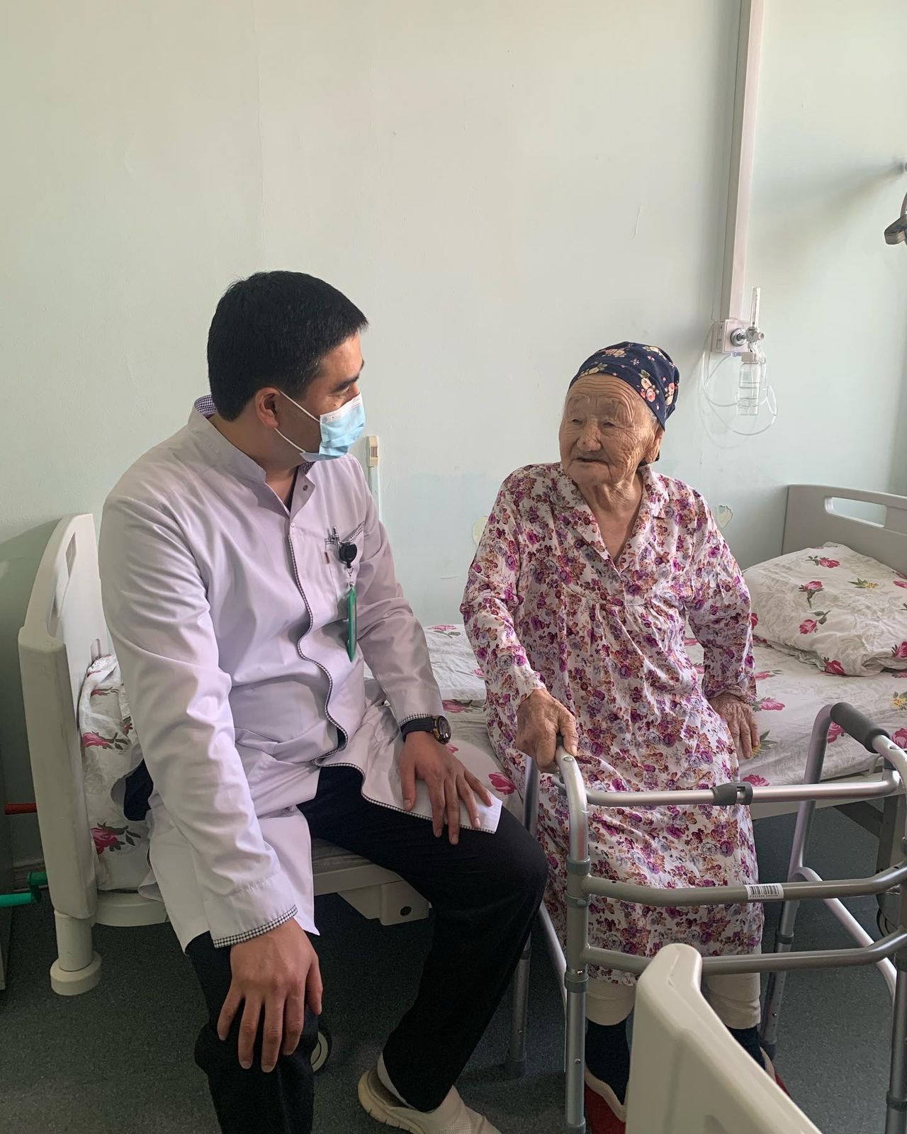 Ǵasyrmen qurdas qarııaǵa operasııa jasady