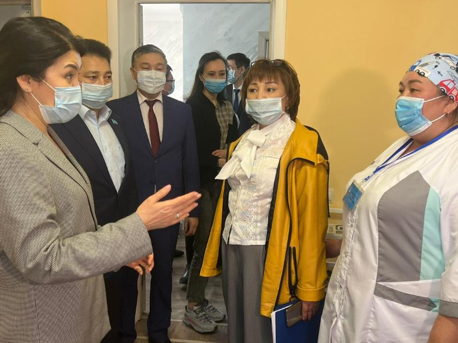 Densaýlyq saqtaý mınıstri shekaradaǵy karantındik jaǵdaımen tanysty