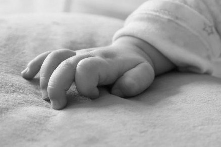 Qostanaıda bazardan sábıdiń denesi tabyldy