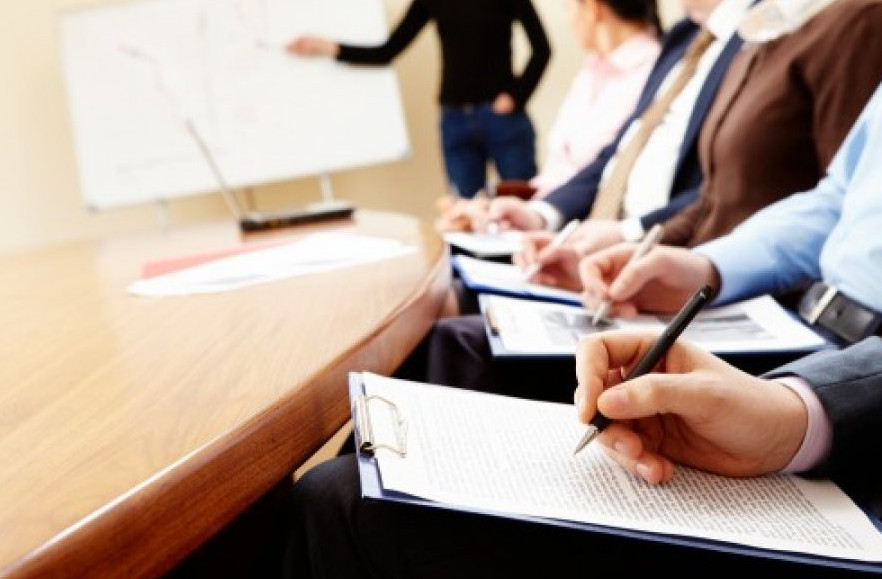 Úkimet halyqty qysqamerzimdi oqytýmen qamtýdy tapsyrdy