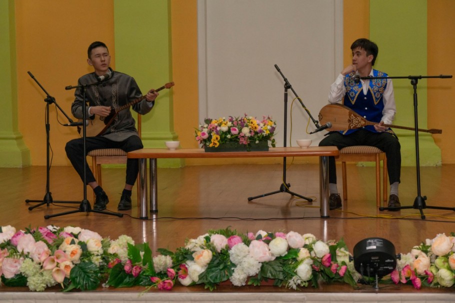 «Jas tulpar» dúbiri