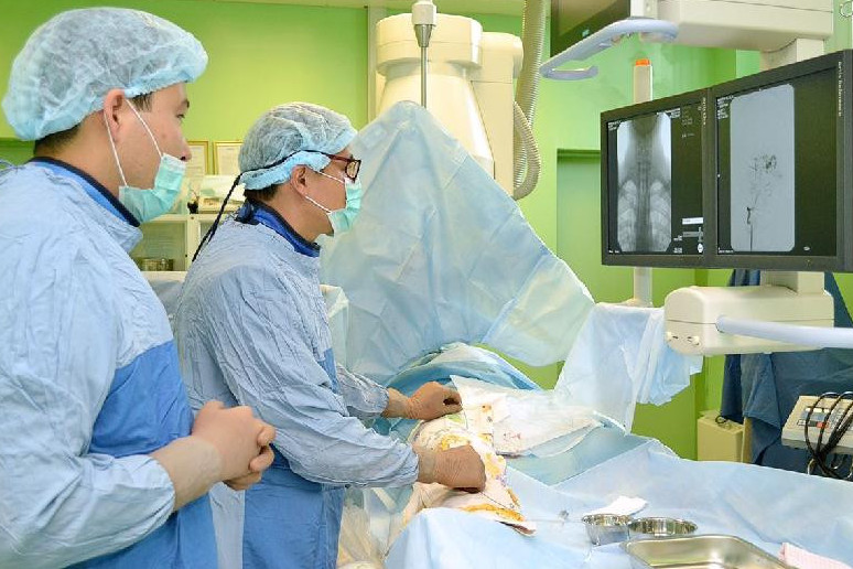 Julyn isigine jasalǵan operasııa