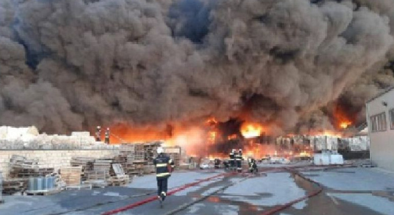 Ázirbaıjanda maı shyǵaratyn zaýyt órtendi