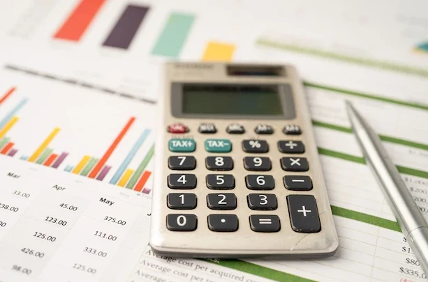 О́zbekstanda ortasha jalaqy qansha ekeni aıtyldy