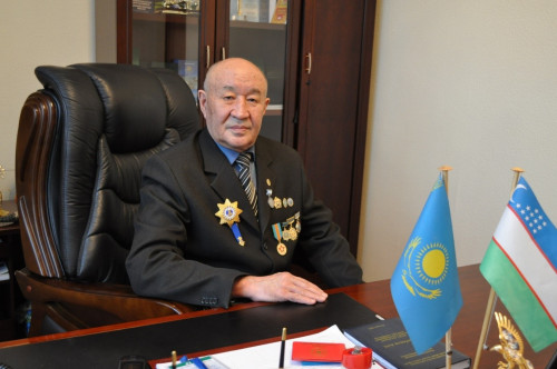 Eren de kemel tulǵa edi