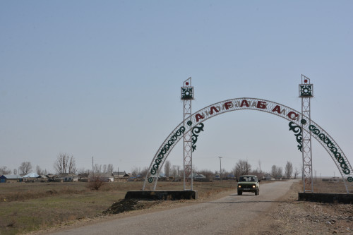 Alǵabas alǵa baspaı tur