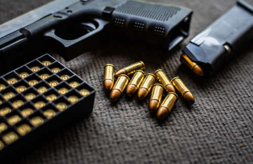 Jambyl oblysynda qarýdy zańsyz satpaq bolǵan turǵyn ustaldy