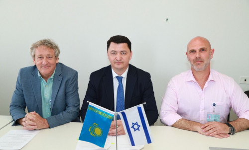 Qazaqstandyq jáne ızraıldik dárigerler Sovid-19-ǵa qarsy  kúsh biriktirmek