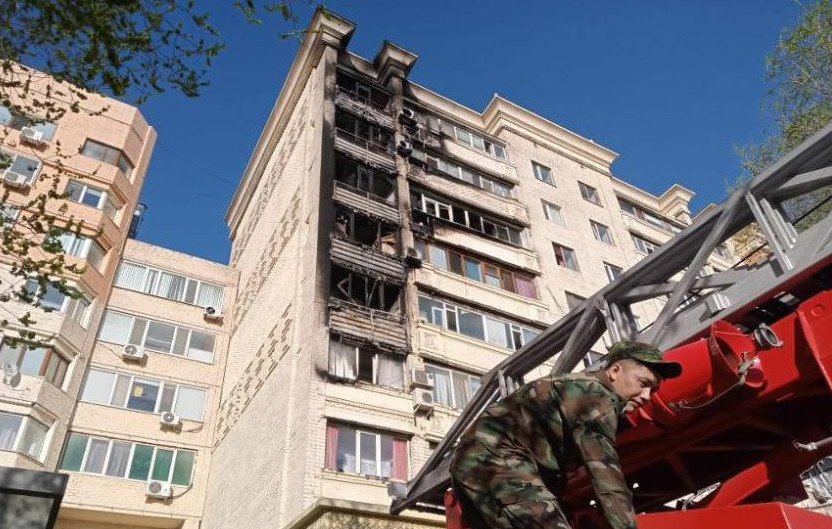 Aqtóbede kópqabatty úı órtendi