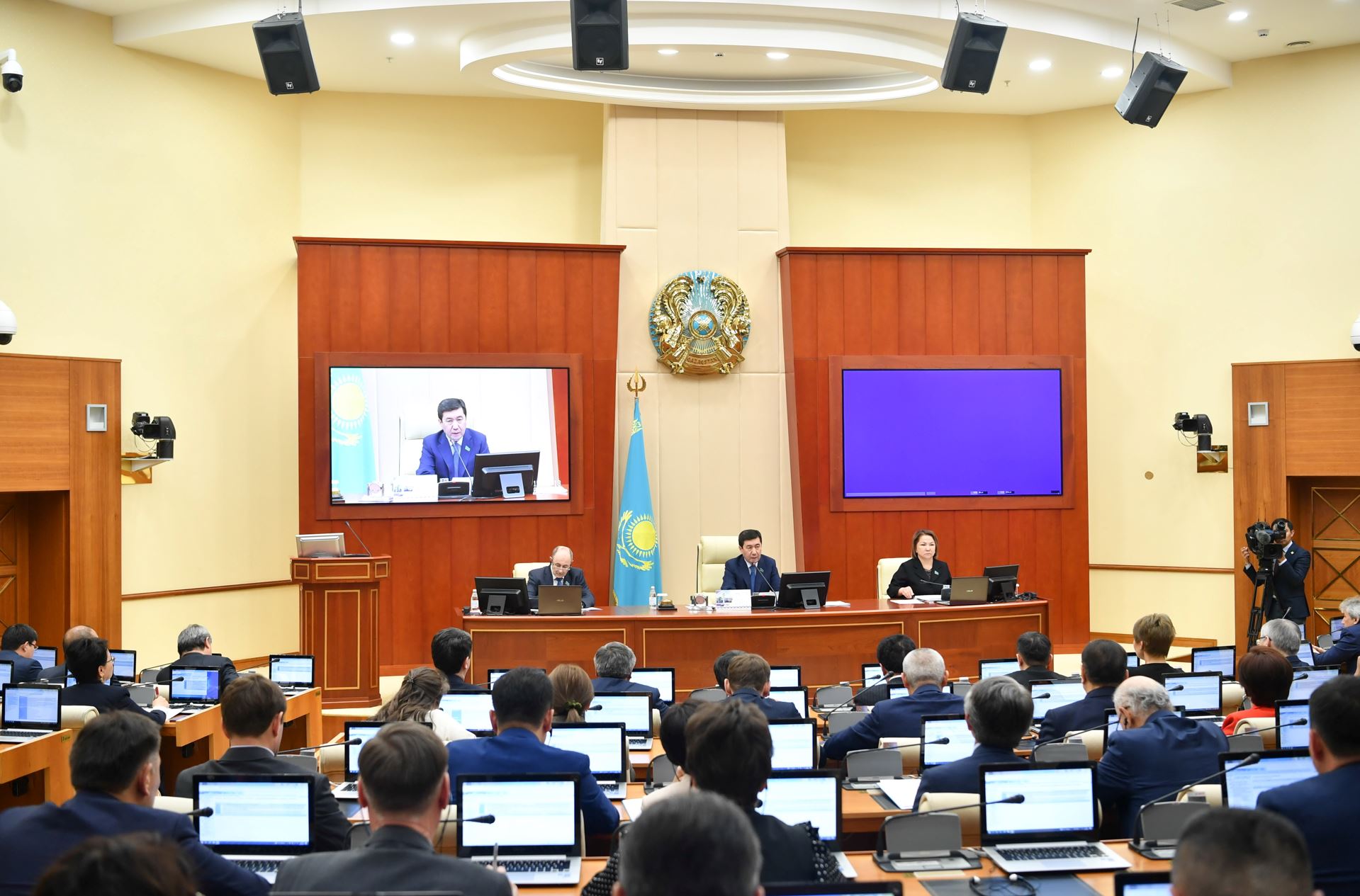 Senat engizgen túzetýmen kelisti