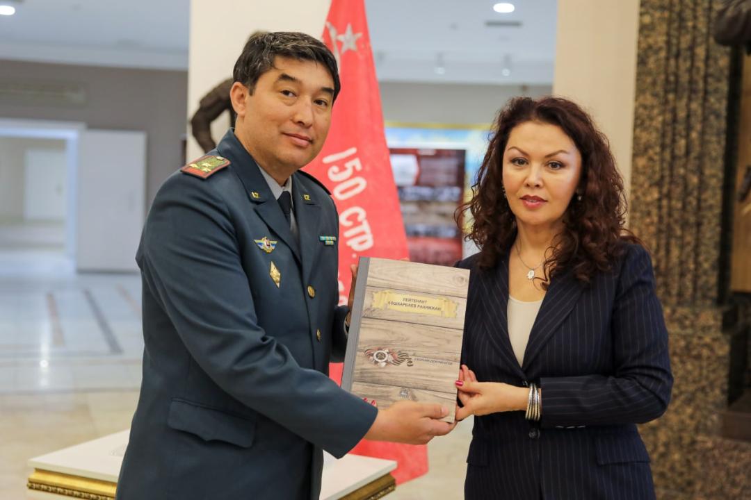 Mýzeı qoryna tarıhı qujattar tapsyryldy