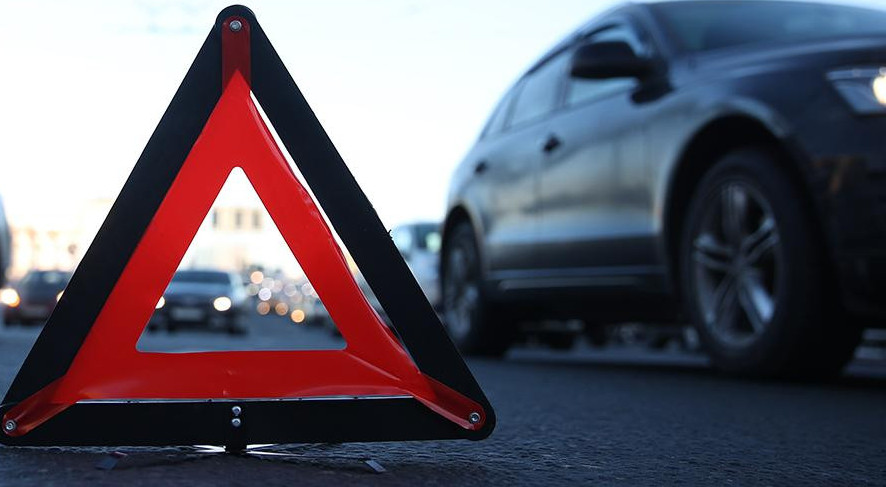 Pavlodar oblysynda jolaýshylary bar mıkroavtobýs aýdaryldy