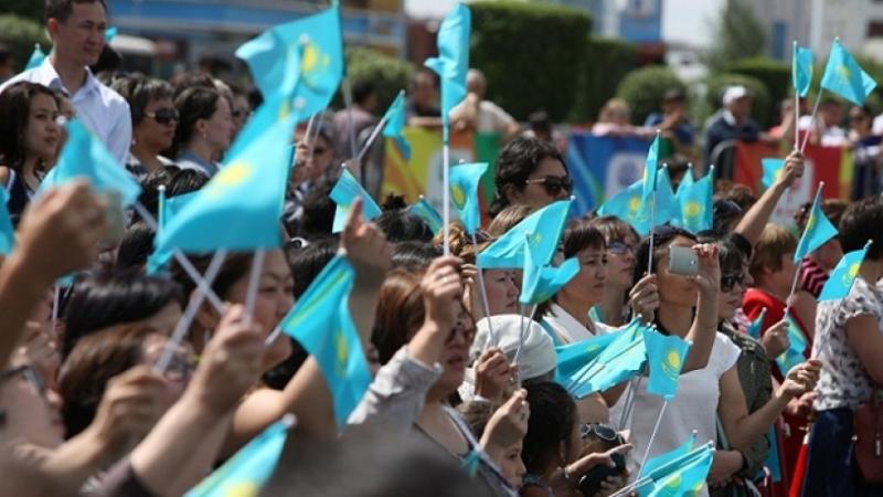 Halyq pikirin bildirýge tıis