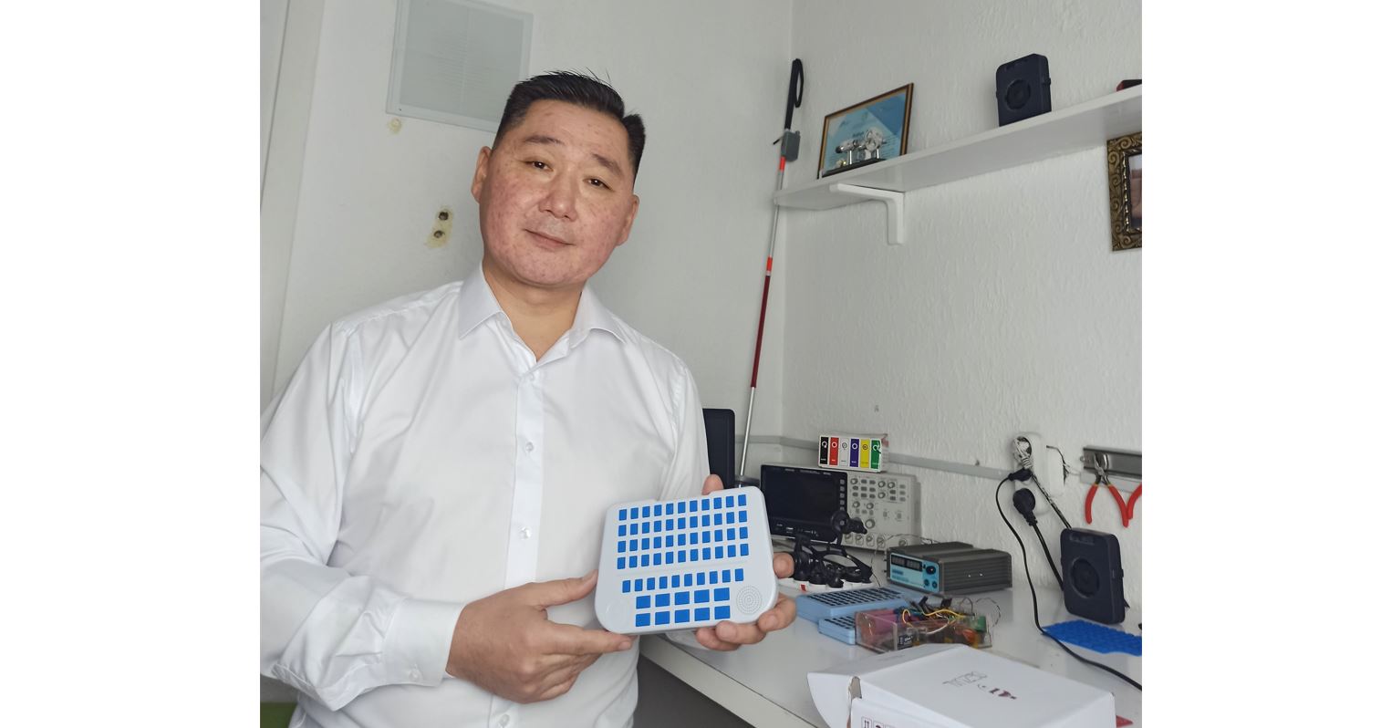 Zaǵıptarǵa elektrondy álippe jasaǵan ónertapqysh-tıflopedagog