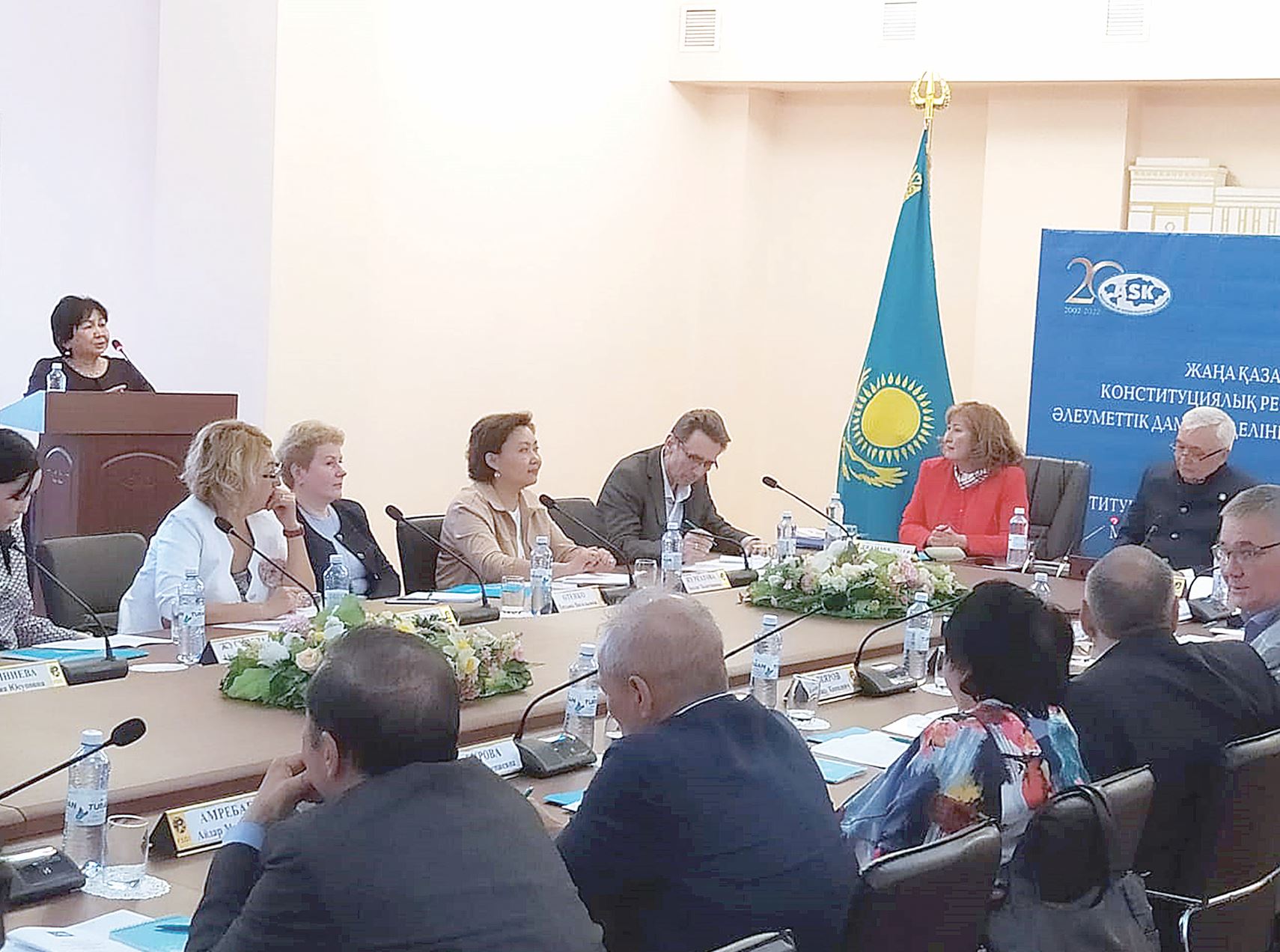 Saıası reformalar el kókjıeginiń keńeıýine bastaıdy