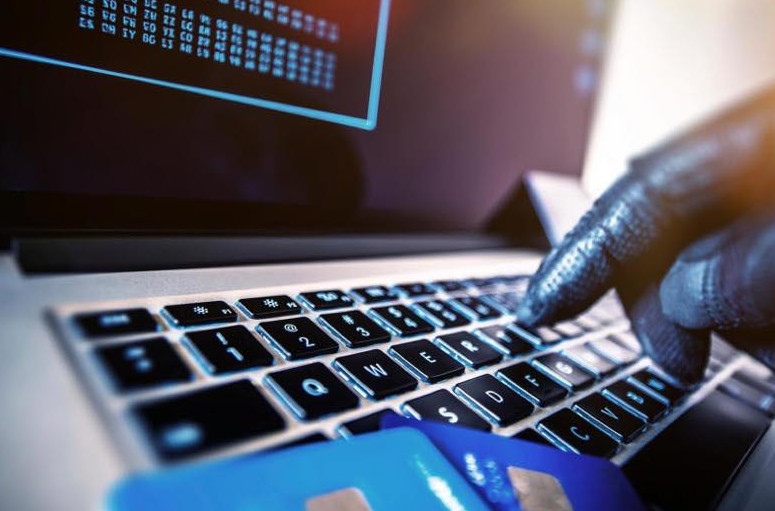 Shymkent polıseıleri kıberqylmyskerlerdiń tobyn ustady