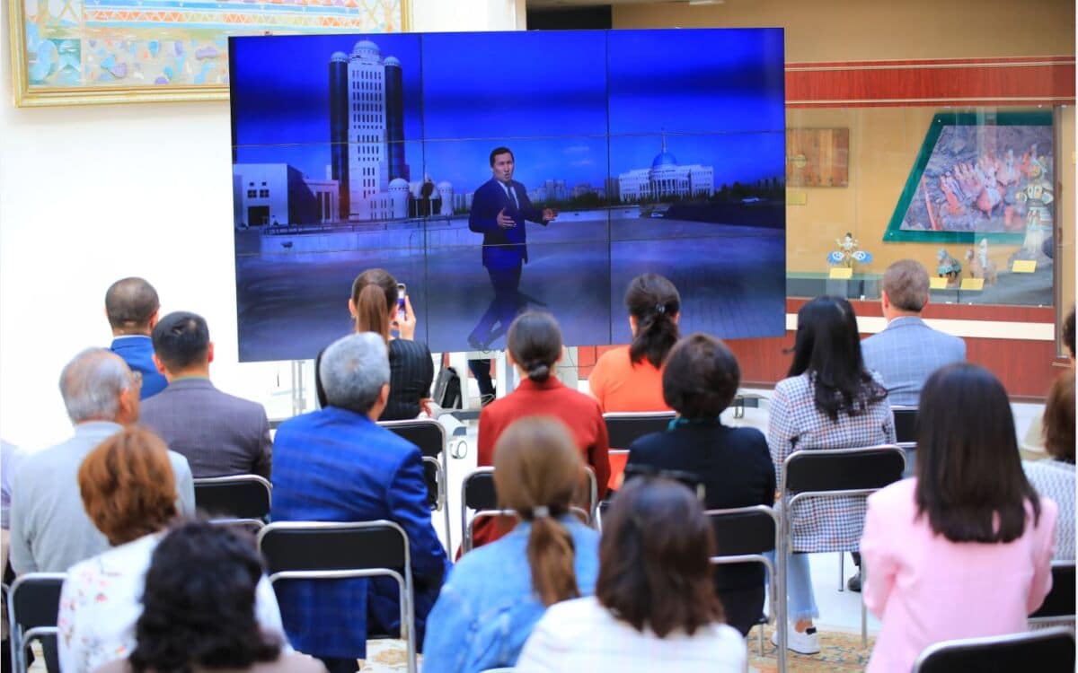 El nazarynda – «Ekinshi Respýblıka»