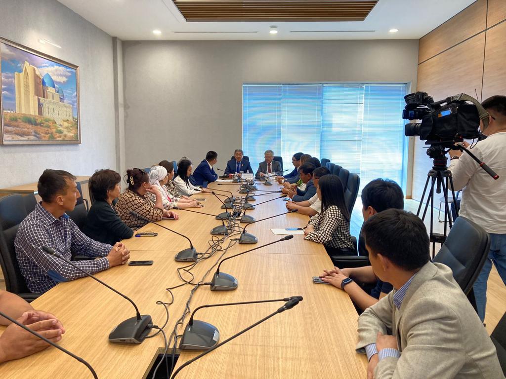 О́ńiraralyq kóshpeli kezdesý ótti