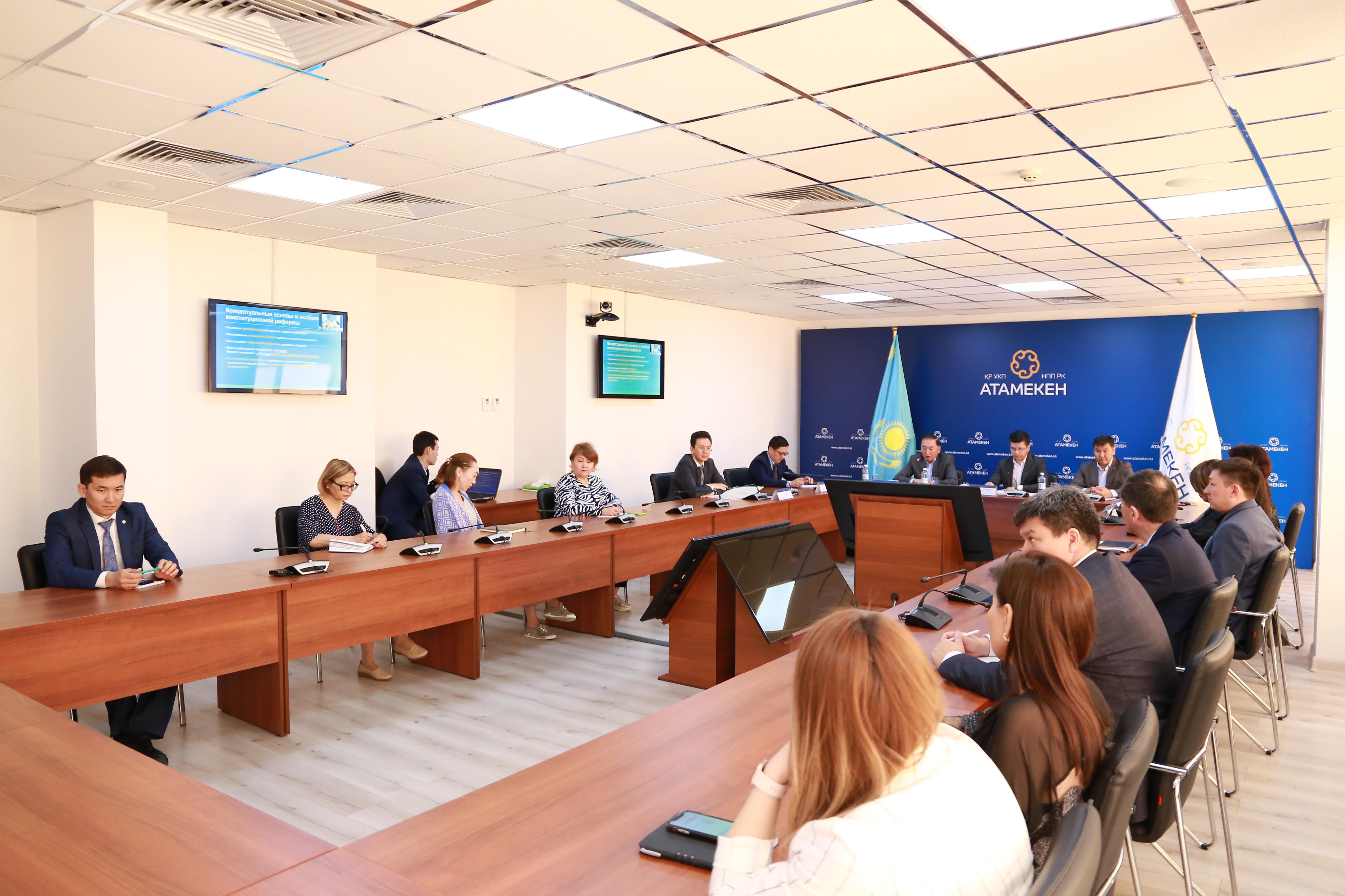 Kásipkerler konstıtýsııalyq ózgeristerdi qoldaıdy