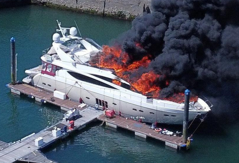 Anglııada quny 6 mıllıon fýnt sterlıng turatyn ıahta órtenip ketti