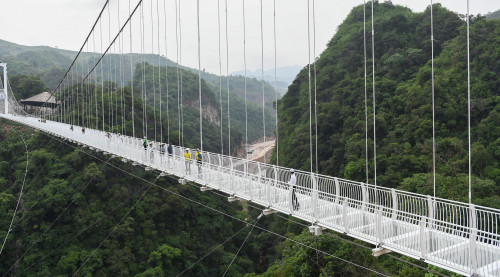 Álemdegi eń uzyn shyny kópir ashyldy