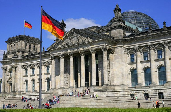 Referendým: Germanııada eki saılaý ýchaskesi ashylady