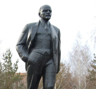 «Lenıni bar» Qyzbeldiń mektebi