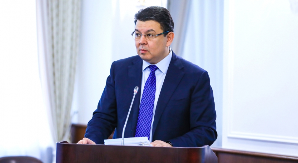 Qanat Bozymbaev Uıǵyr aýdanynyń ataýyn ózgertýge qatysty pikir bildirdi