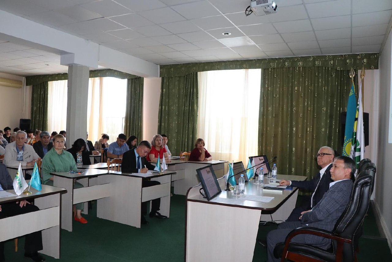 Ár azamattyń qasıetti boryshy