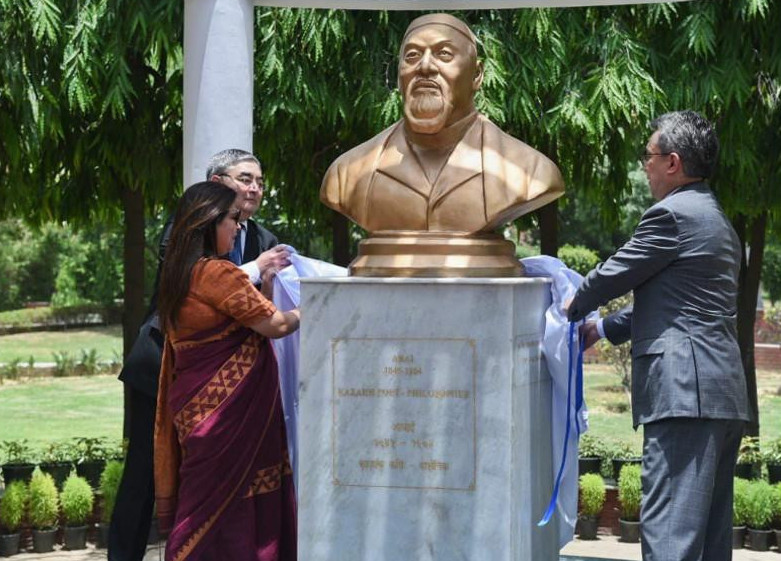 Nıý-Delıde Abaıǵa bıýst qoıyldy