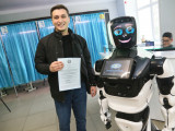 Referendýmda robot kútip aldy
