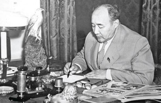 Dara tulǵa týraly vernısaj