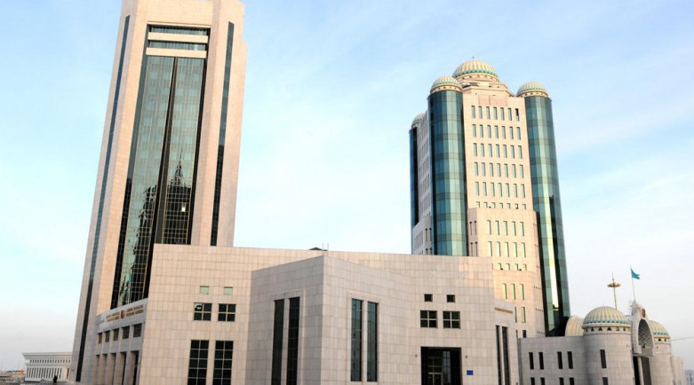 Parlamenttiń qazirgi shaqyrylymy taratylmaıdy