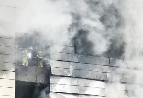 Ońtústik Koreıada keńse ǵımaratyndaǵy órtten 7 adam qaza tapty